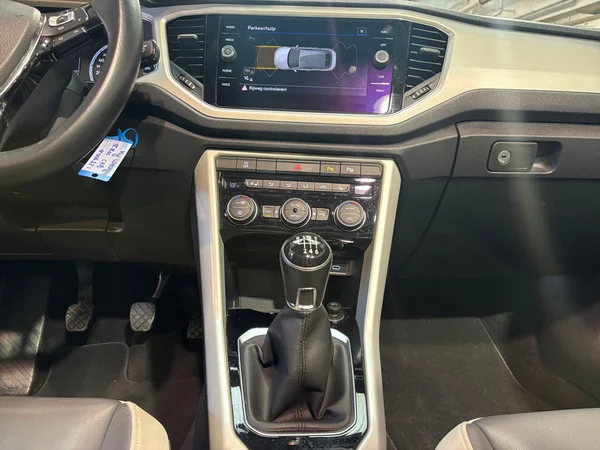 VOLKSWAGEN T-Roc Cabriolet (2022) — foto 4 van 24