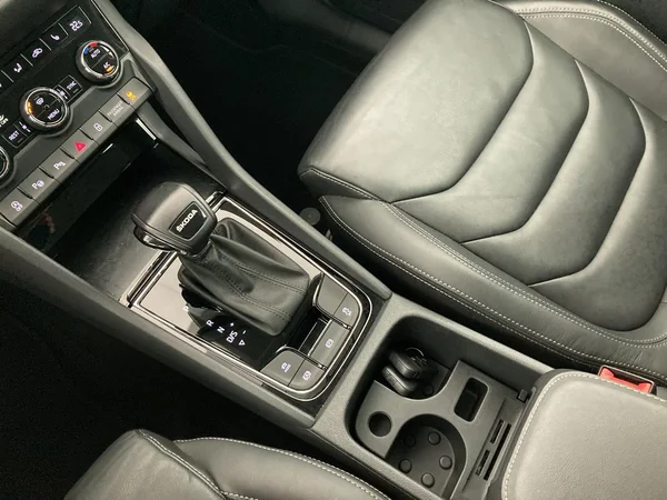 SKODA Kodiaq (2022) — foto 15 van 36