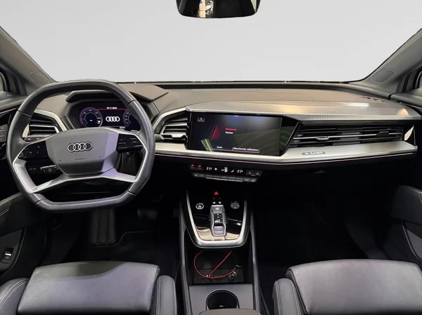 AUDI Q4 e-tron (2025) — foto 12 van 15