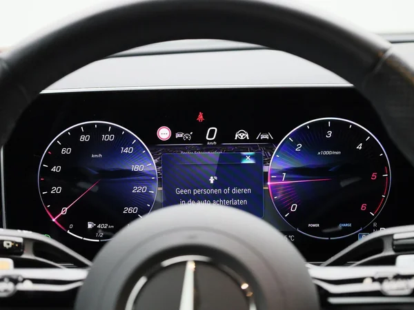 Mercedes-Benz GLC (2025) — foto 2 van 48
