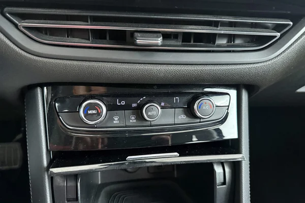 Opel Grandland (2022) — foto 30 van 30