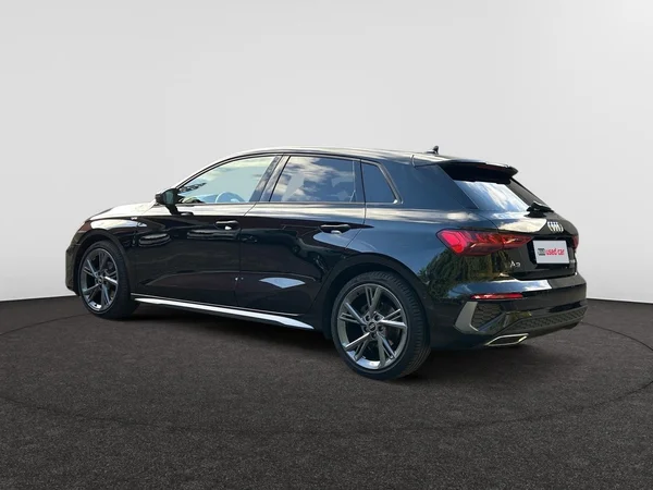 AUDI A3 Sportback (2023) — foto 12 van 25