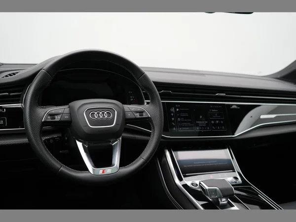 AUDI Q7 e-hybrid (PHEV) (2024) — foto 7 van 37