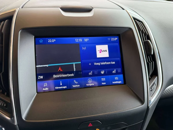 Ford S-Max (2023) — foto 6 van 22