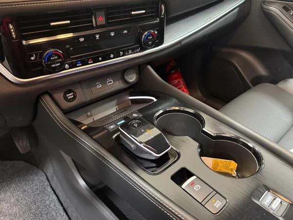 Nissan X-Trail (2025) — foto 8 van 30