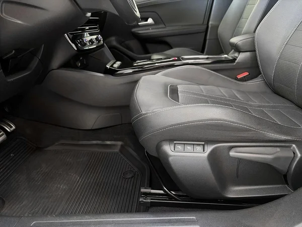 Opel Mokka (2021) — foto 8 van 22