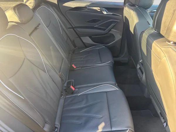 VOLKSWAGEN Tiguan (2025) — foto 16 van 17