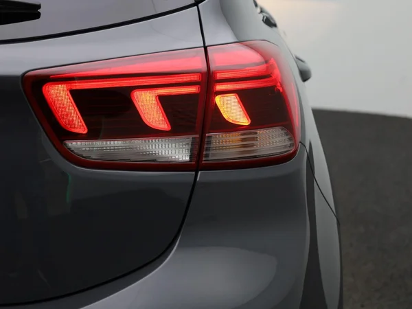 Kia Rio (2023) — foto 27 van 37
