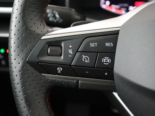 SEAT Leon (2024) — foto 9 van 27