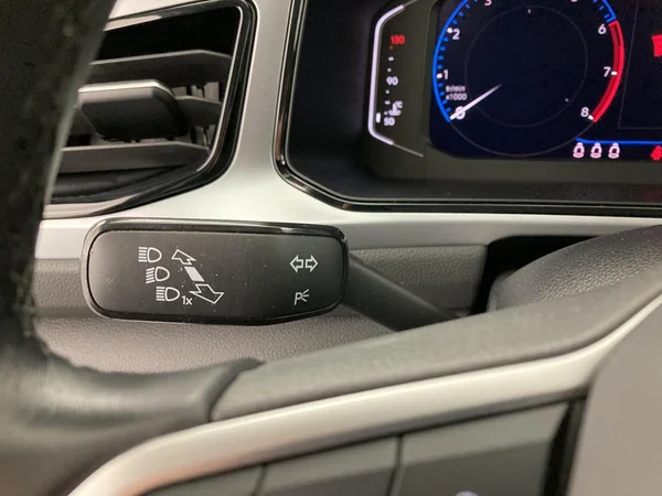 VOLKSWAGEN T-Roc (2024) — foto 22 van 36