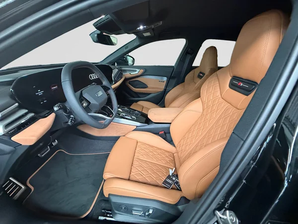 AUDI A5 Avant e-hybrid (PHEV) (2025) — foto 14 van 16