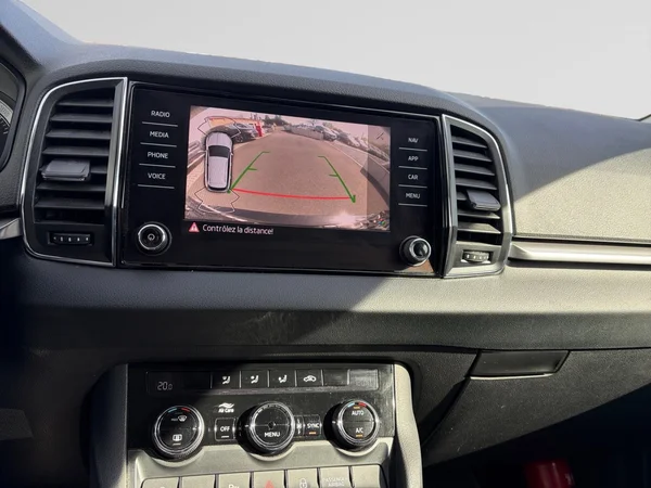 SKODA Karoq (2022) — foto 2 van 12