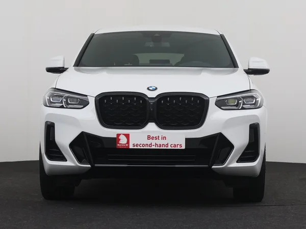 BMW X4 (2022) — foto 27 van 29