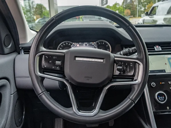 Land Rover Discovery Sport (2022) — foto 11 van 29