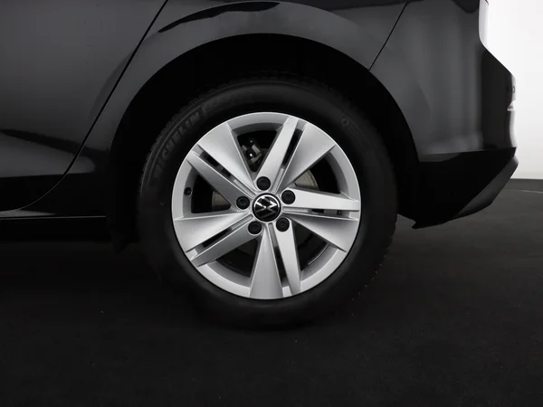 VOLKSWAGEN Golf (2024) — foto 7 van 27