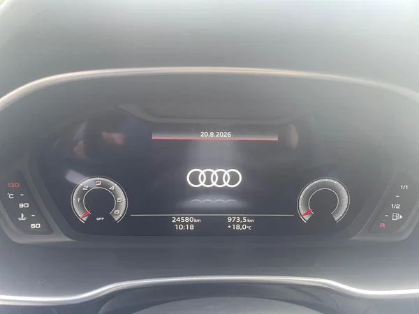 AUDI Q3 Sportback (2025) — foto 2 van 21