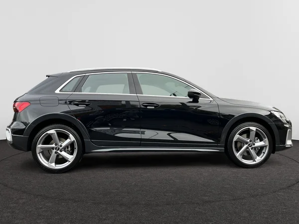 AUDI A3 Allstreet (2024) — foto 13 van 15