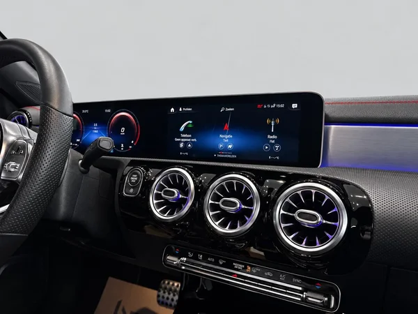 Mercedes-Benz CLA (2020) — foto 5 van 21