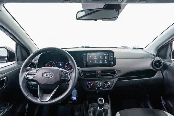 Hyundai i10 (2023) — foto 4 van 51