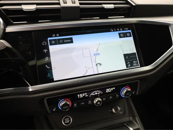 AUDI Q3 Sportback PHEV (2022) — foto 13 van 23