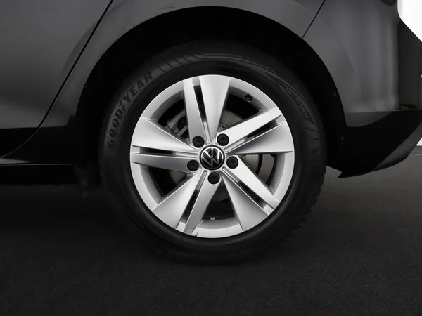 VOLKSWAGEN Golf (2024) — foto 7 van 27