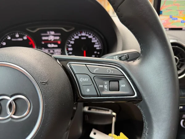 AUDI A3 Sedan (2018) — foto 7 van 15