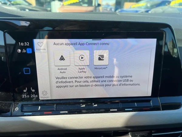 VOLKSWAGEN Golf VIII (2021) — foto 16 van 27