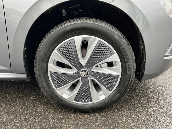 SKODA Kamiq (2025) — foto 18 van 23