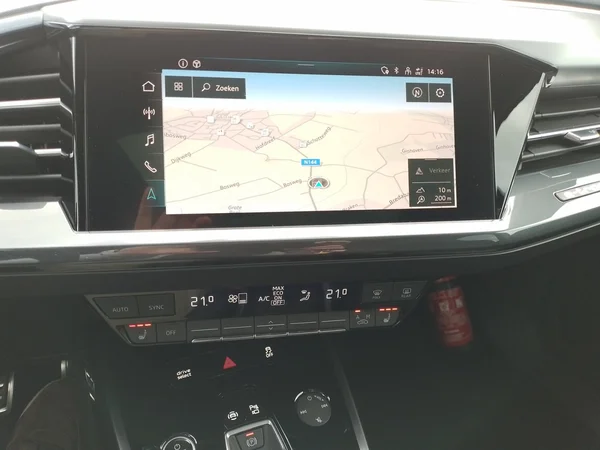 AUDI Q4 e-tron (2021) — foto 4 van 25