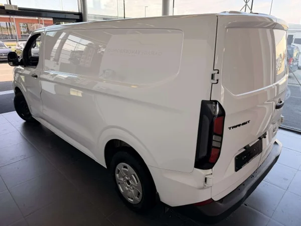 Ford Transit Custom (2025) — foto 15 van 20