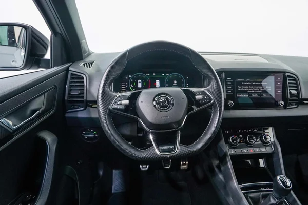 Skoda Karoq (2022) — foto 10 van 49