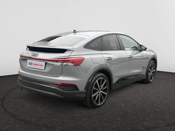 AUDI Q4 Sportback e-tron (2025) — foto 6 van 10
