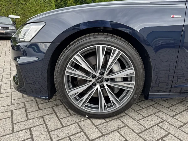 AUDI A6 Avant PHEV (2025) — foto 16 van 23