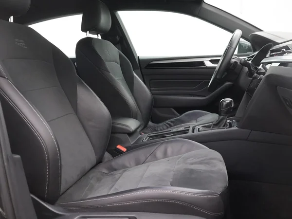 VOLKSWAGEN Arteon (2022) — foto 25 van 30