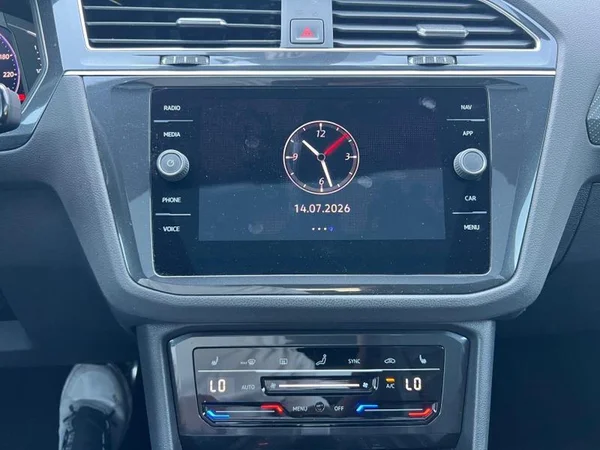 VOLKSWAGEN Tiguan (2022) — foto 6 van 29