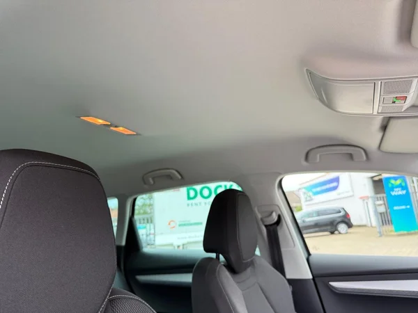 SKODA Karoq (2024) — foto 13 van 23