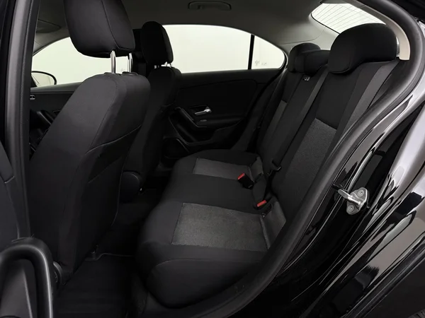 MERCEDES A 180 (2021) — foto 5 van 27