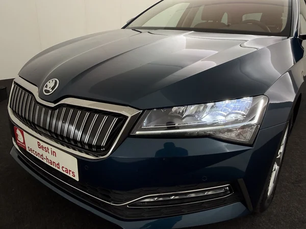 SKODA Superb (2021) — foto 26 van 32