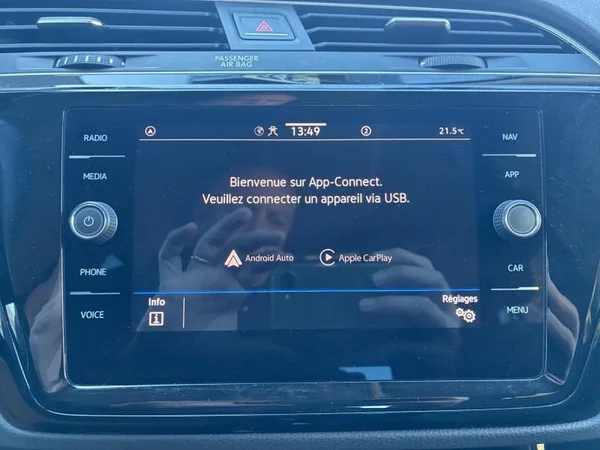 VOLKSWAGEN Touran (2023) — foto 10 van 23