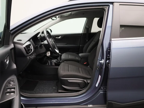 Kia Stonic (2021) — foto 35 van 35