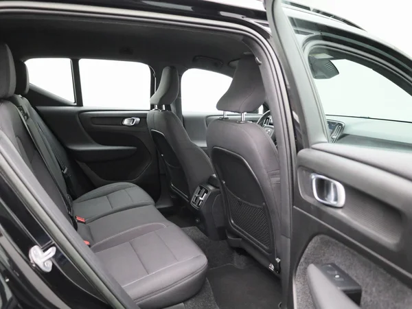 Volvo XC40 (2023) — foto 28 van 41