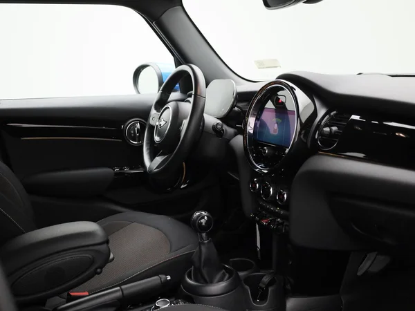 MINI One (2022) — foto 22 van 37