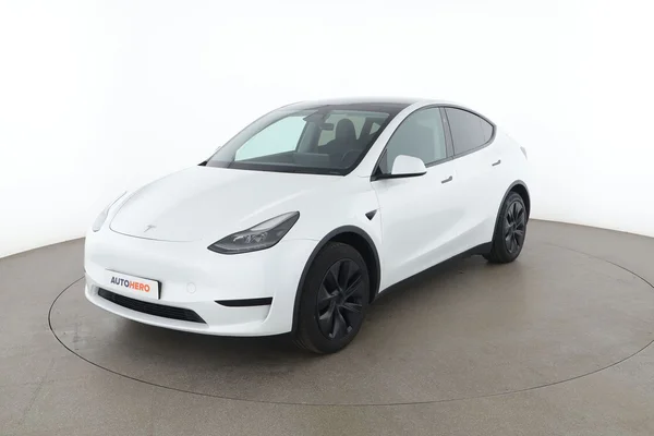 Tesla Model Y (2024) — foto 1 van 16