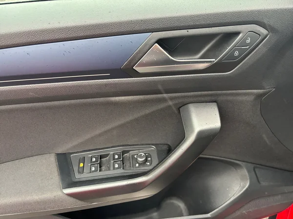 VOLKSWAGEN T-Roc (2020) — foto 5 van 16