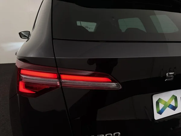 SKODA Karoq (2025) — foto 5 van 18