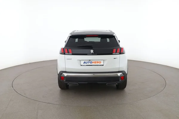 Peugeot 3008 (2018) — foto 11 van 16
