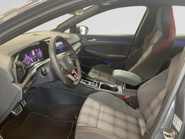 VOLKSWAGEN Golf VIII GTI (2024) — foto 19 van 20