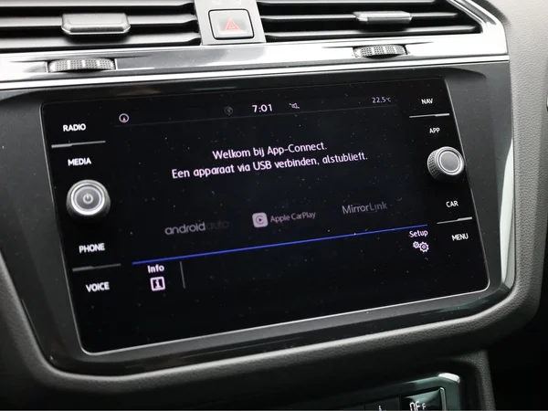VOLKSWAGEN Tiguan (2019) — foto 13 van 21