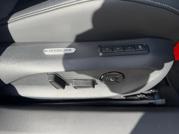VOLKSWAGEN Passat Variant eHybrid (PHEV) (2025) — foto 4 van 25