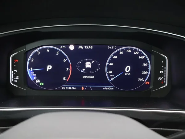 Volkswagen Tiguan (2022) — foto 13 van 27